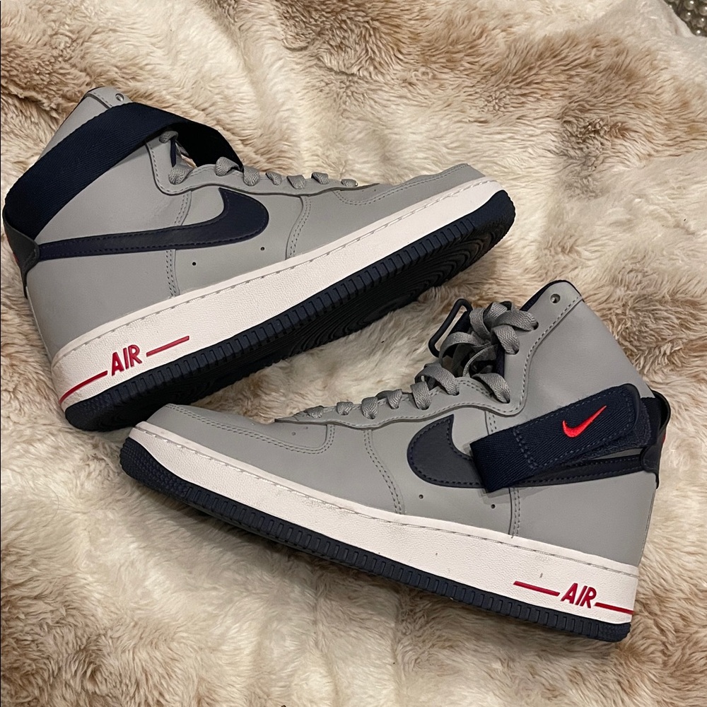 Nike Gray and Blue Men's Sneakers with Red Accents